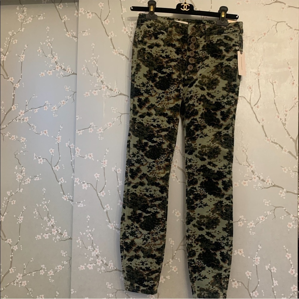 Nwt Anthropologie Pilcro Camo Button Fly thin Corduroy Skinny pant jeans Small